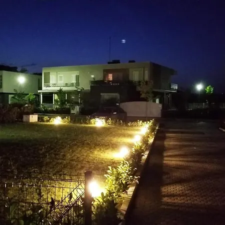 Reina With Private Garden At Lura 2, Gjiri Lalzit